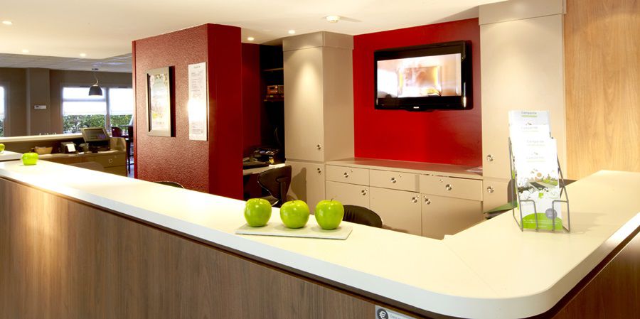 Отель Campanile Prime - Nimes Centre Экстерьер фото