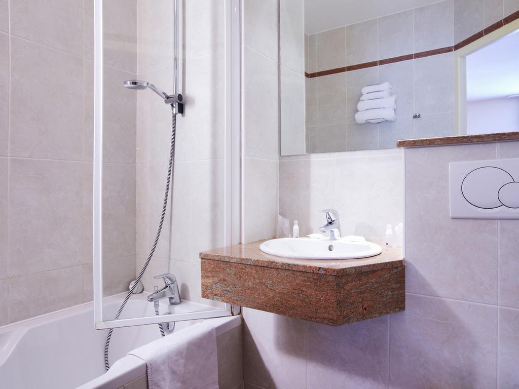 Отель Campanile Prime - Nimes Centre Экстерьер фото