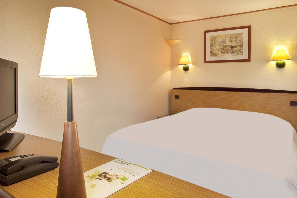 Отель Campanile Prime - Nimes Centre Экстерьер фото