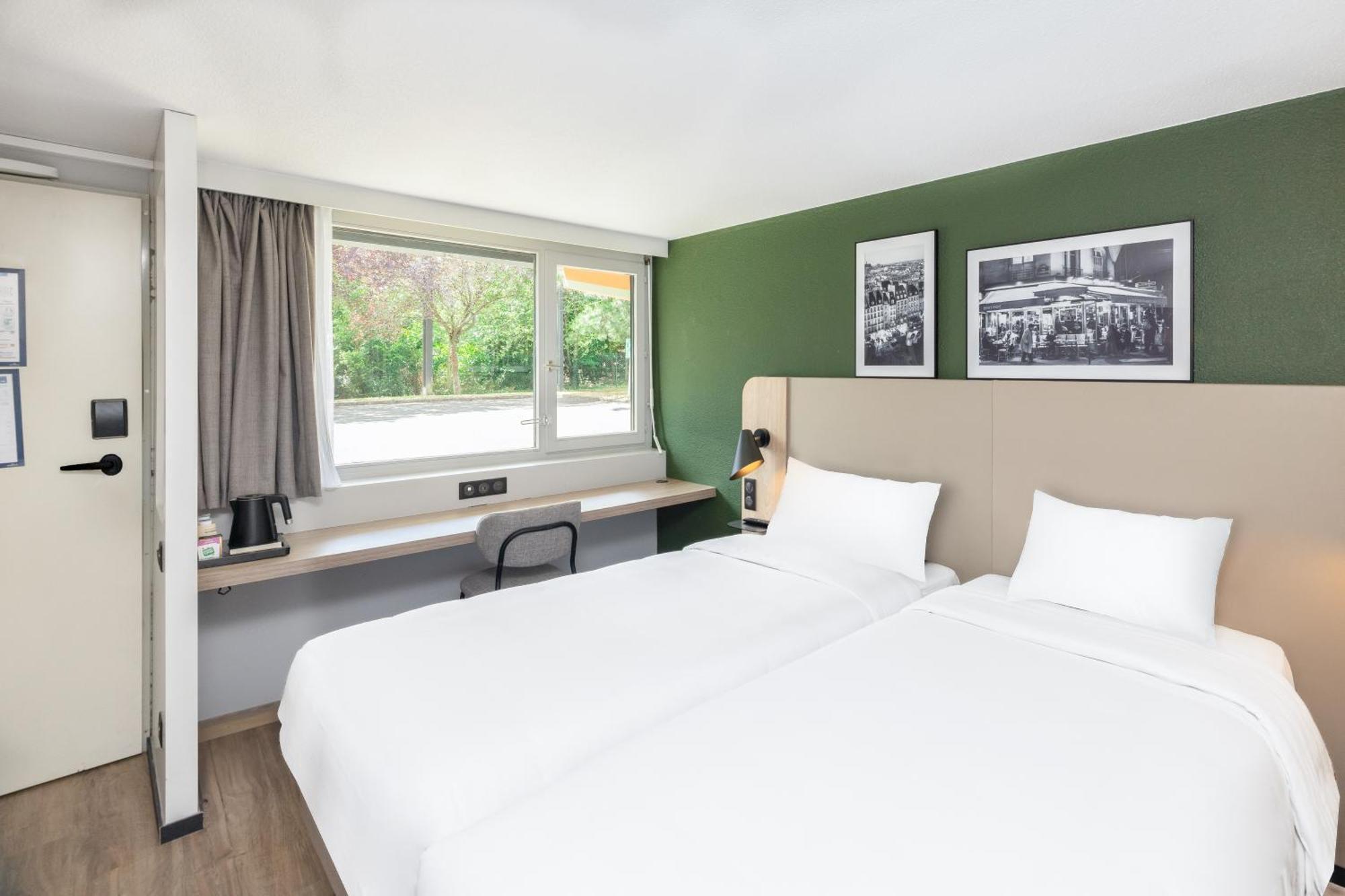Отель Campanile Prime - Nimes Centre Экстерьер фото